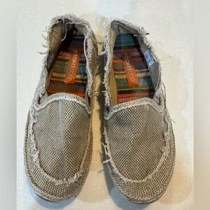 Rocket Dog Tan Canvas Shoe Interior with Multicolor Knit Trim